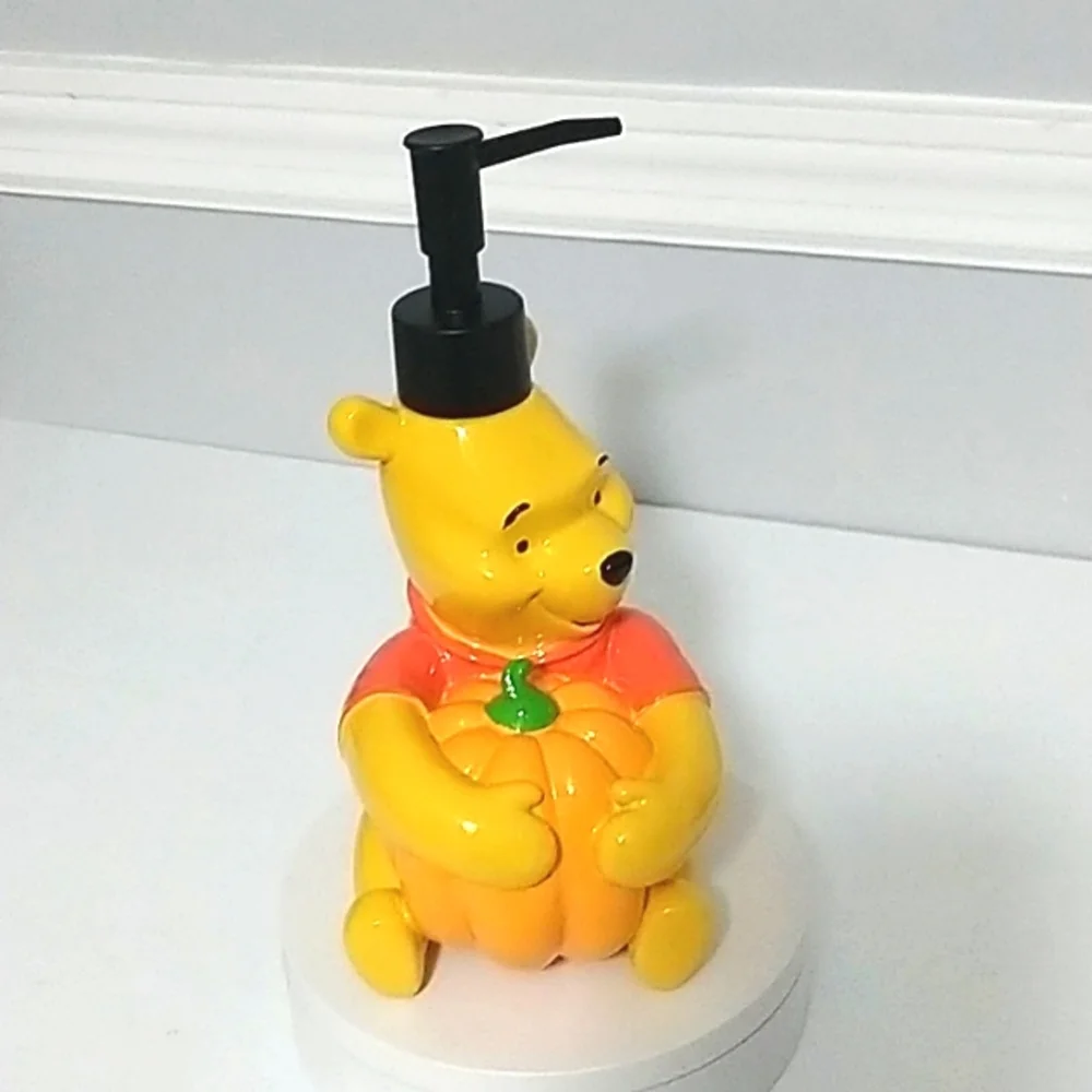 Disney Winnie The Pooh Bear Fall Halloween Pumpkin Soap Dispenser